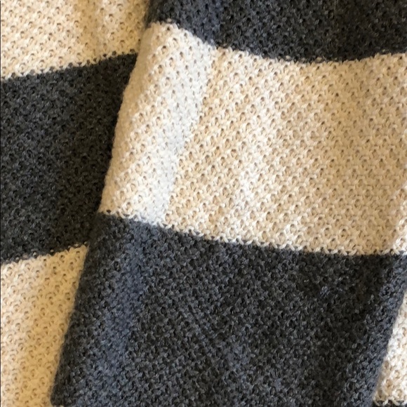 Gap sweater - Picture 2 of 6